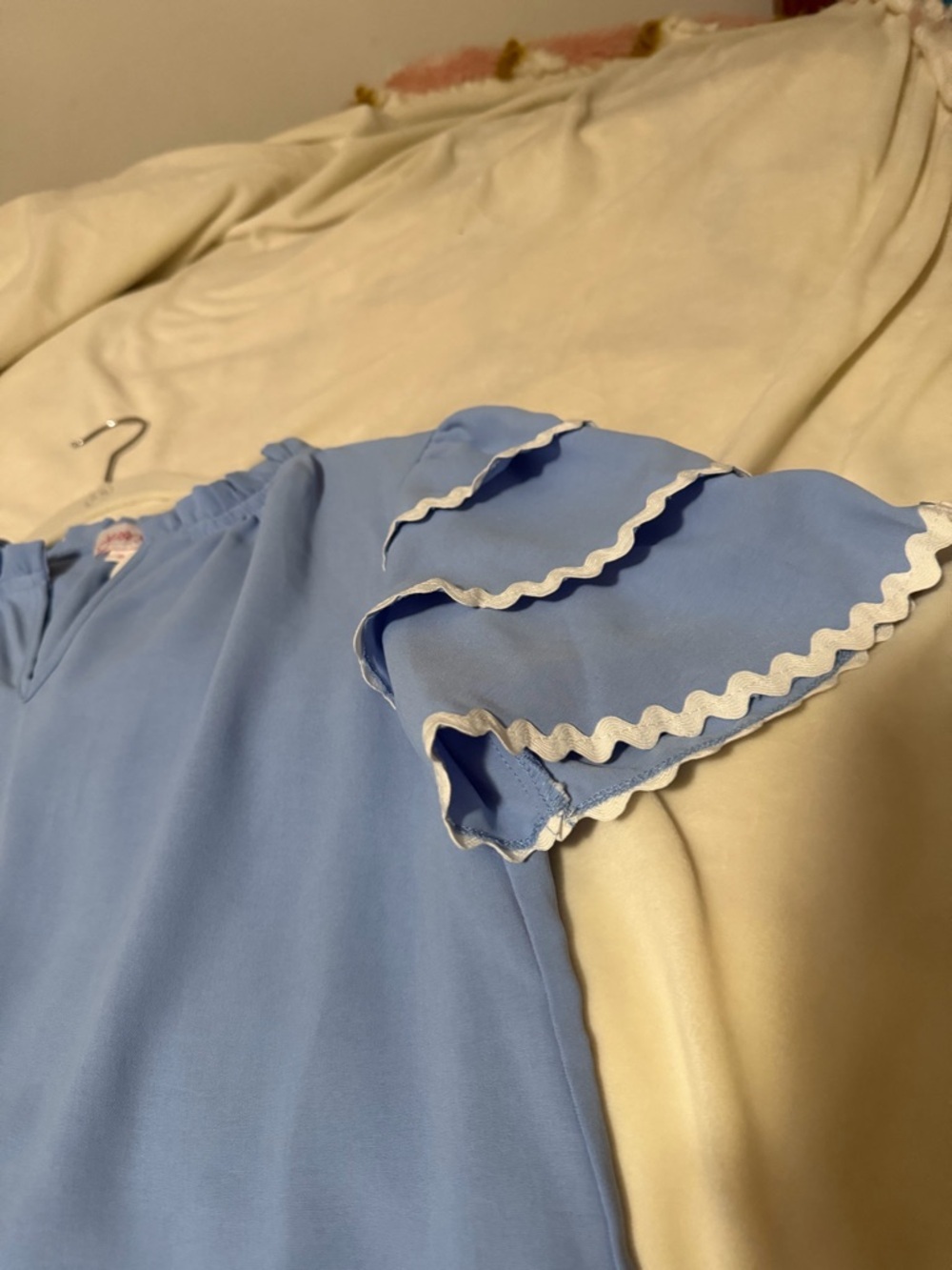 NWT Jess Lea Women’s Sky Blue Short Sleeve Top Ric Rac Trim Women’s Sm - Picture 3 of 4